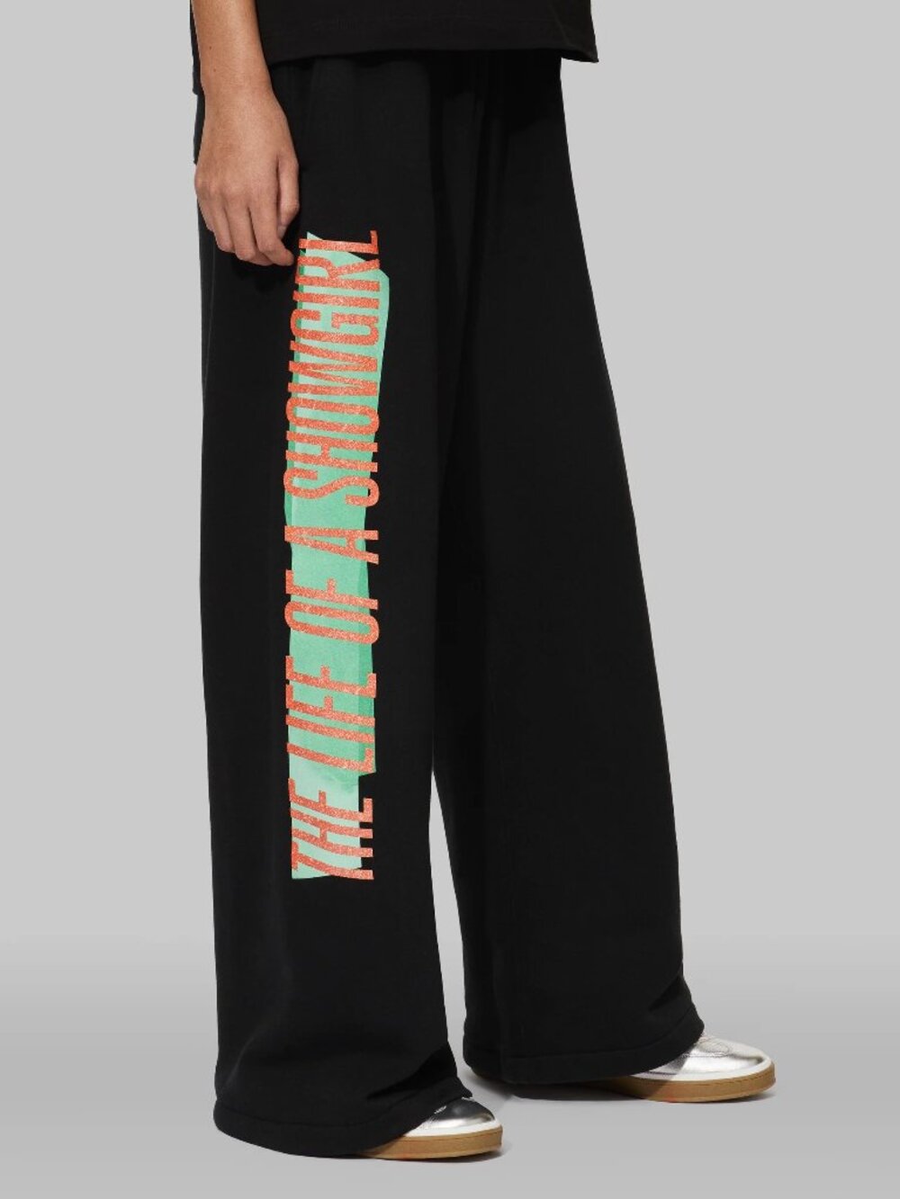 The Life of a Showgirl Tracklist Black Sweatpants Like New Size Large - Picture 3 of 10